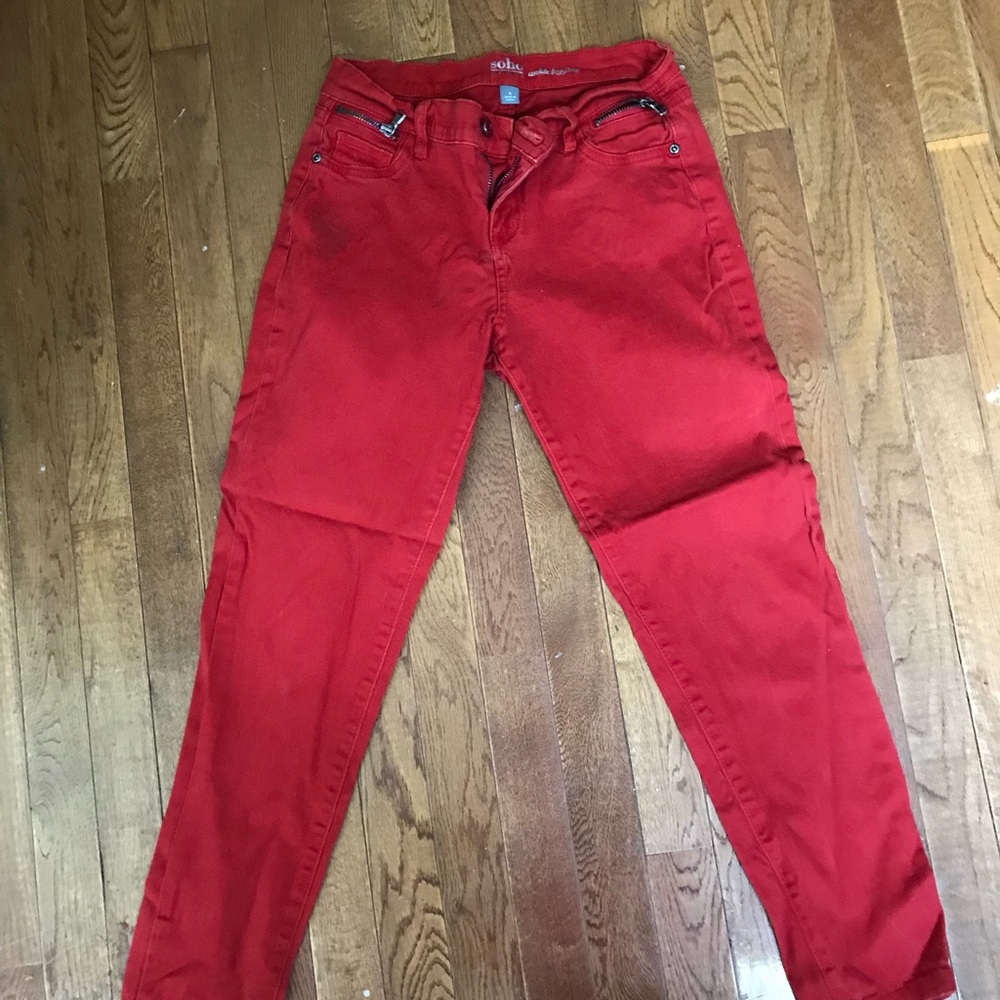 Red skinny pants
